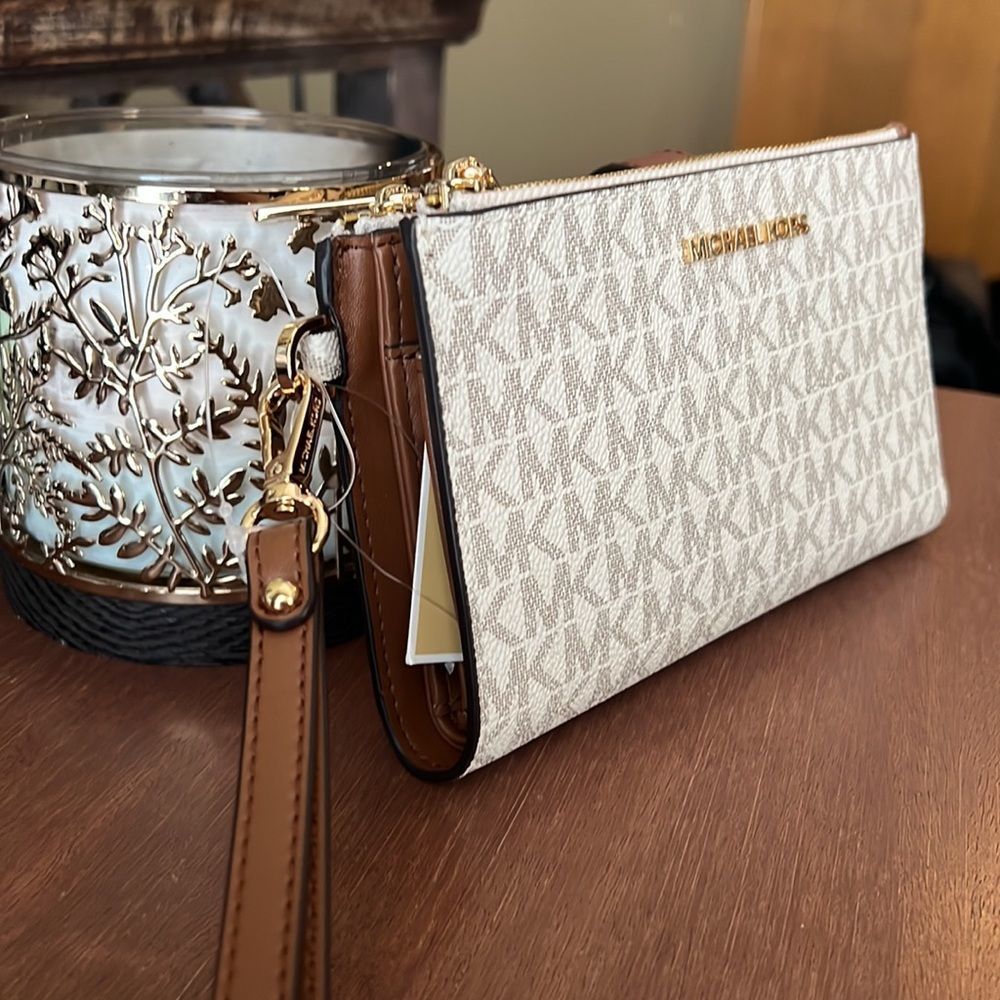 Michael Kors double zipper wallet - Picture 3 of 6